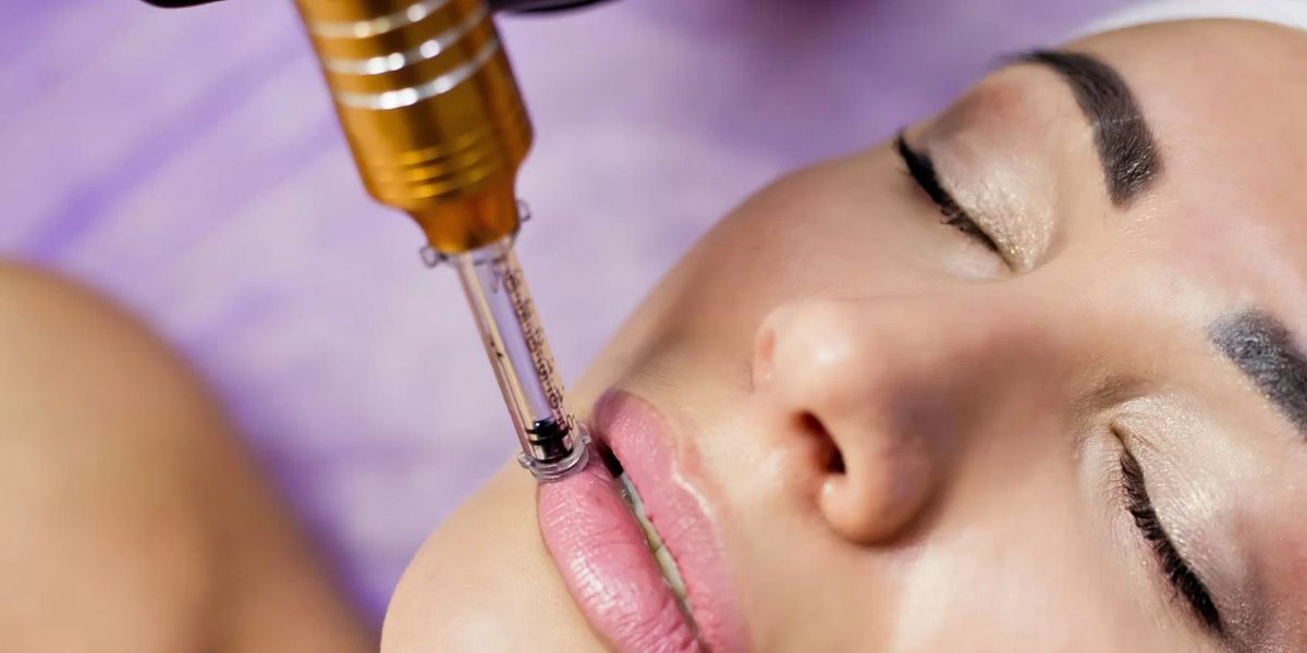 Procedimento de Hidragloss Lips em Praia Seca