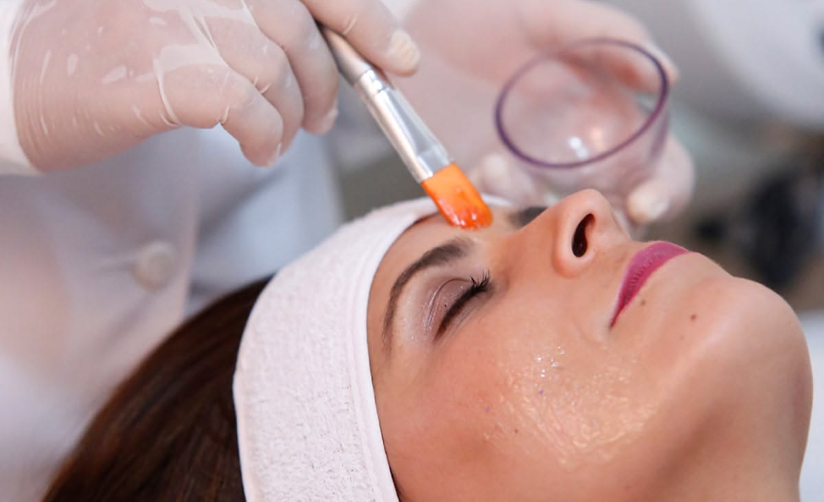 Procedimento de Peelings em Praia Seca