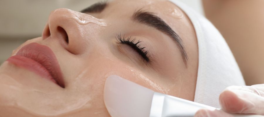 Procedimento de Revitalização Facial em Praia Seca